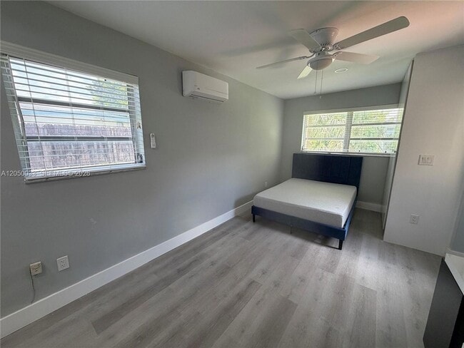 Building Photo - 7889 NW 174th St Unit Studio