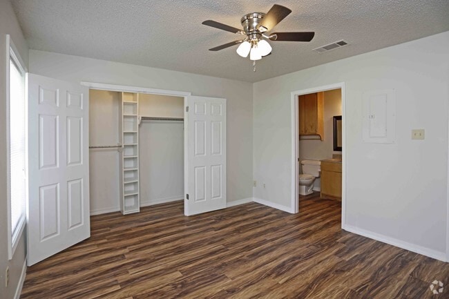 1BR,1BA - 690SF - BEDROOM - Hideaway Place Apartments