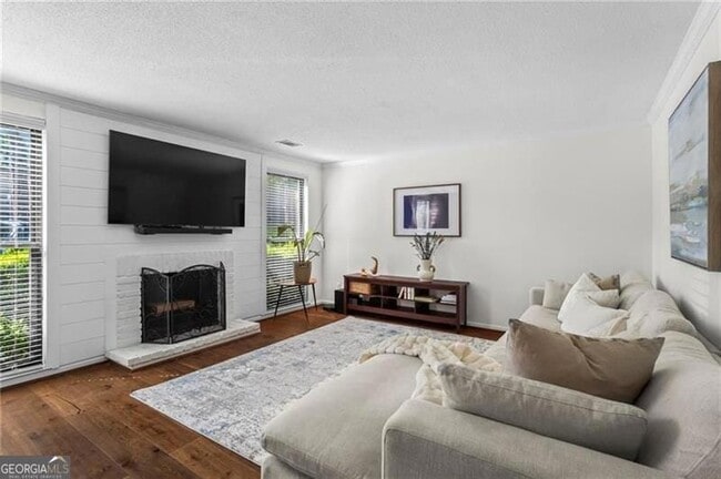 Photo - 1028 Riverbend Club Dr SE