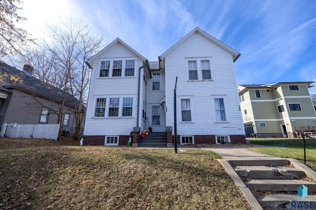 Photo - 611 S 2nd Ave