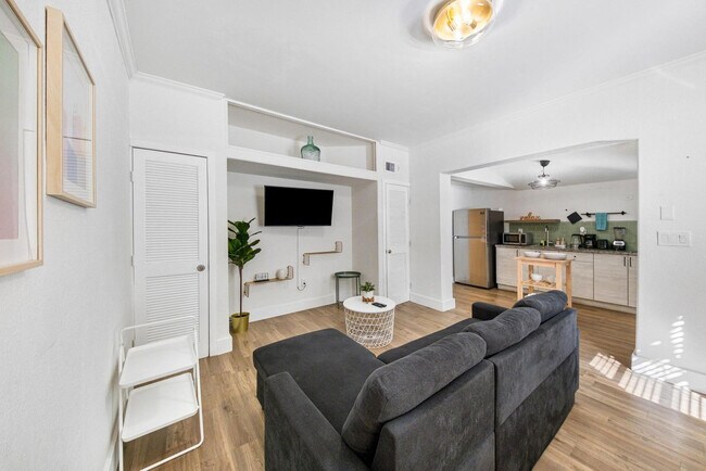 Photo - 237 38th St Unit SI ID1632656P