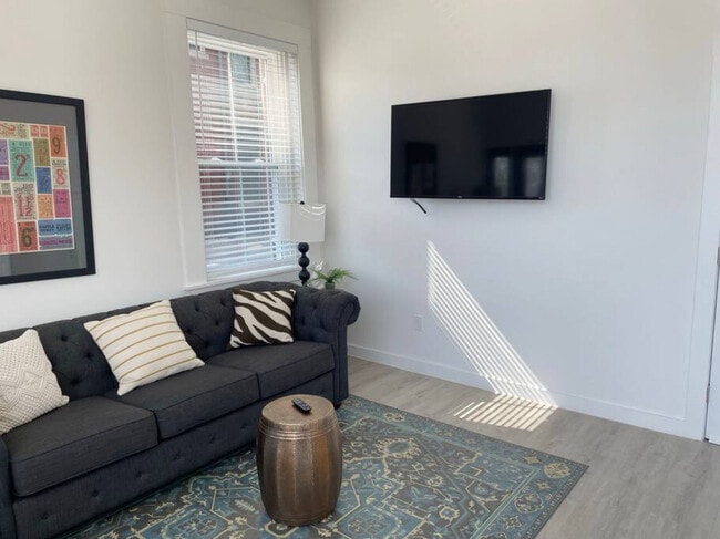 Photo - 216 E Liberty St Unit ID1056066P