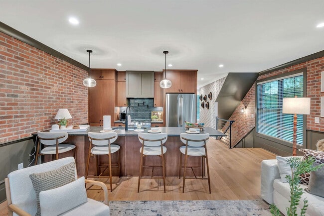 Photo - 1701 Portland Ave Unit ID1356272P