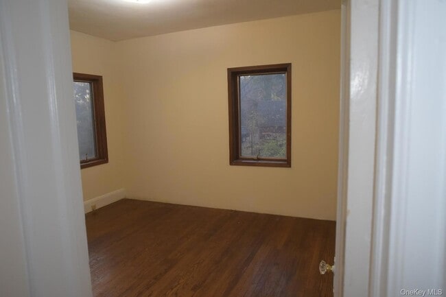 Photo - 201 Old Mountain Rd N