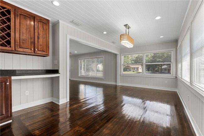 Photo - 2762 Hillcrest Rd