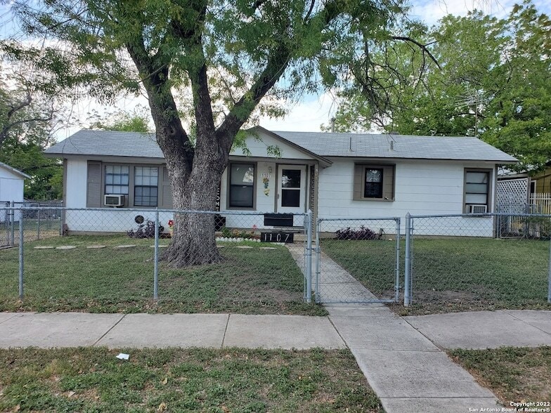 Photo - 1107 Ada St