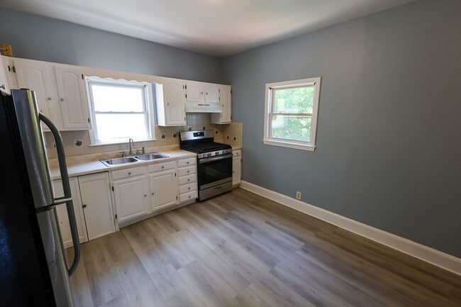 Building Photo - 7 Gayland St Unit 2