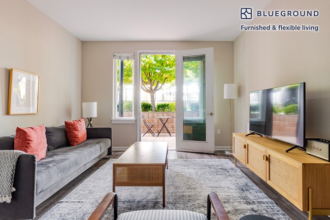 Building Photo - 5684 Bay St Unit FL2-ID1988