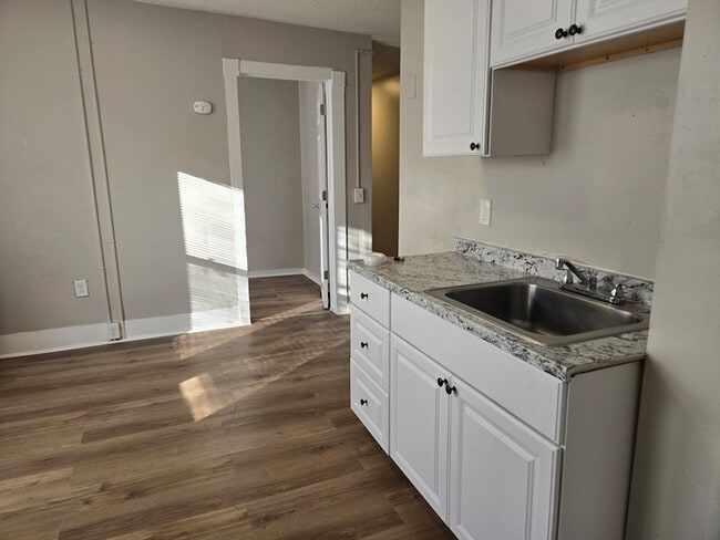 Photo - 529 Union St Unit 1r