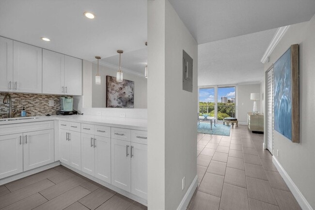 Photo - 601 N Ocean Blvd