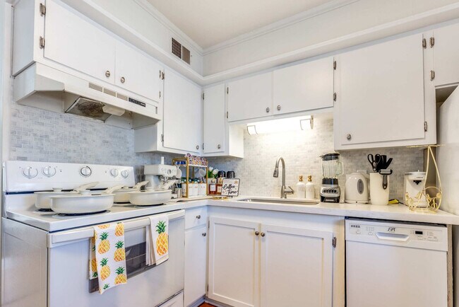 Photo - 216 Mitchell St Unit ID1382456P