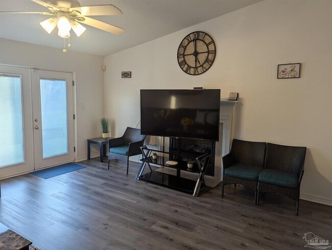 Photo - 4009 Shorewood Dr