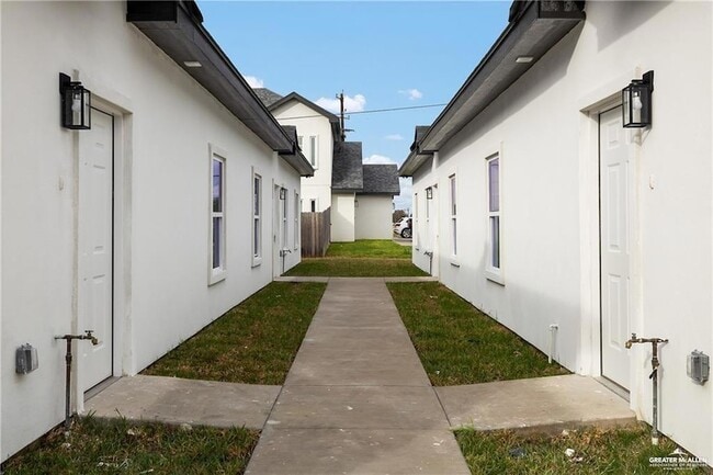 Photo - 1321 Joscelyn Dr Unit 3