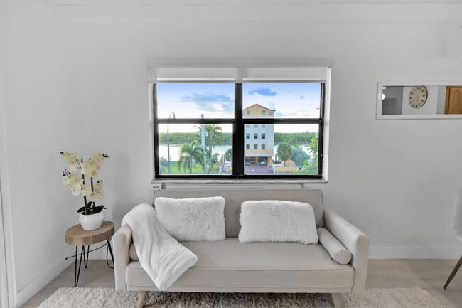 Photo - 321 Wilson St Unit ID1372326P