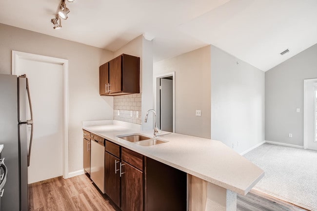 Stonebridge at Twin Peaks | Longmont, Co. Apartments - Stonebridge at Twin Peaks