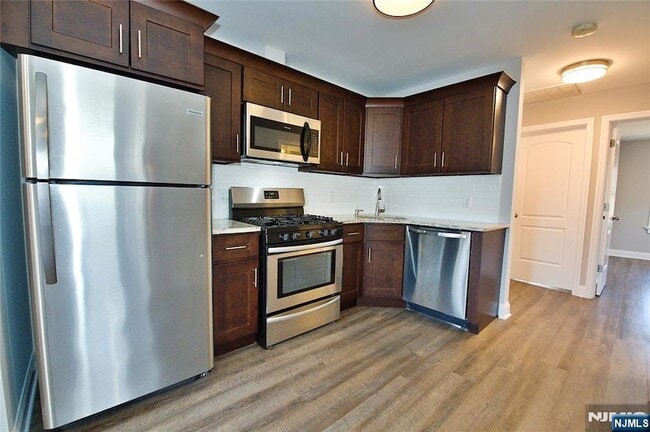 Photo - 116 Maple Ave Unit 3