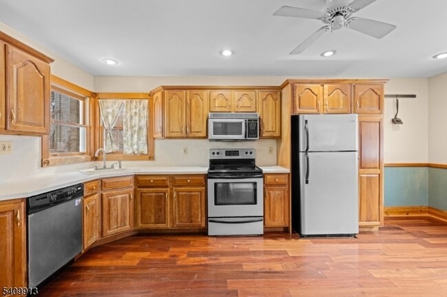 Photo - 147 Millbrook Ave