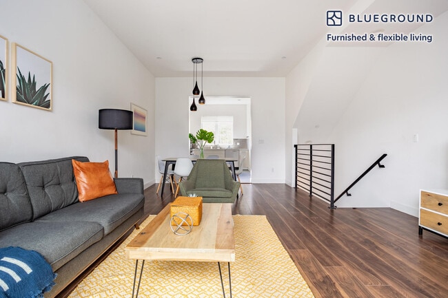 Photo - 6020 W Beachwood Ln