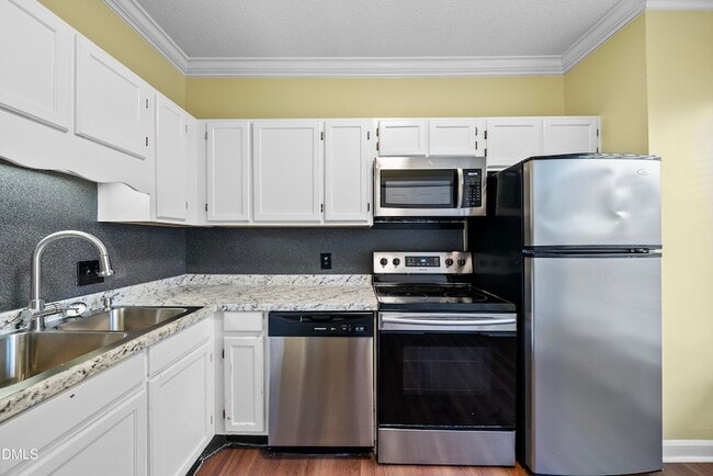 Photo - 6115 Highcastle Ct