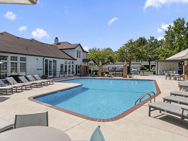 Building Photo - The Louis