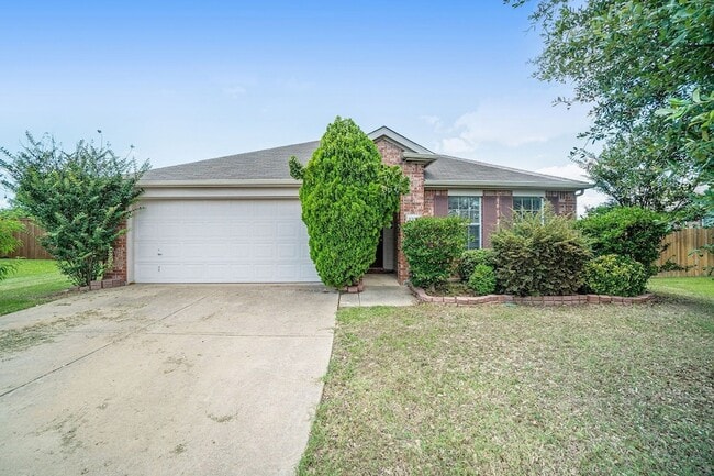 Building Photo - 1327 Primrose Dr