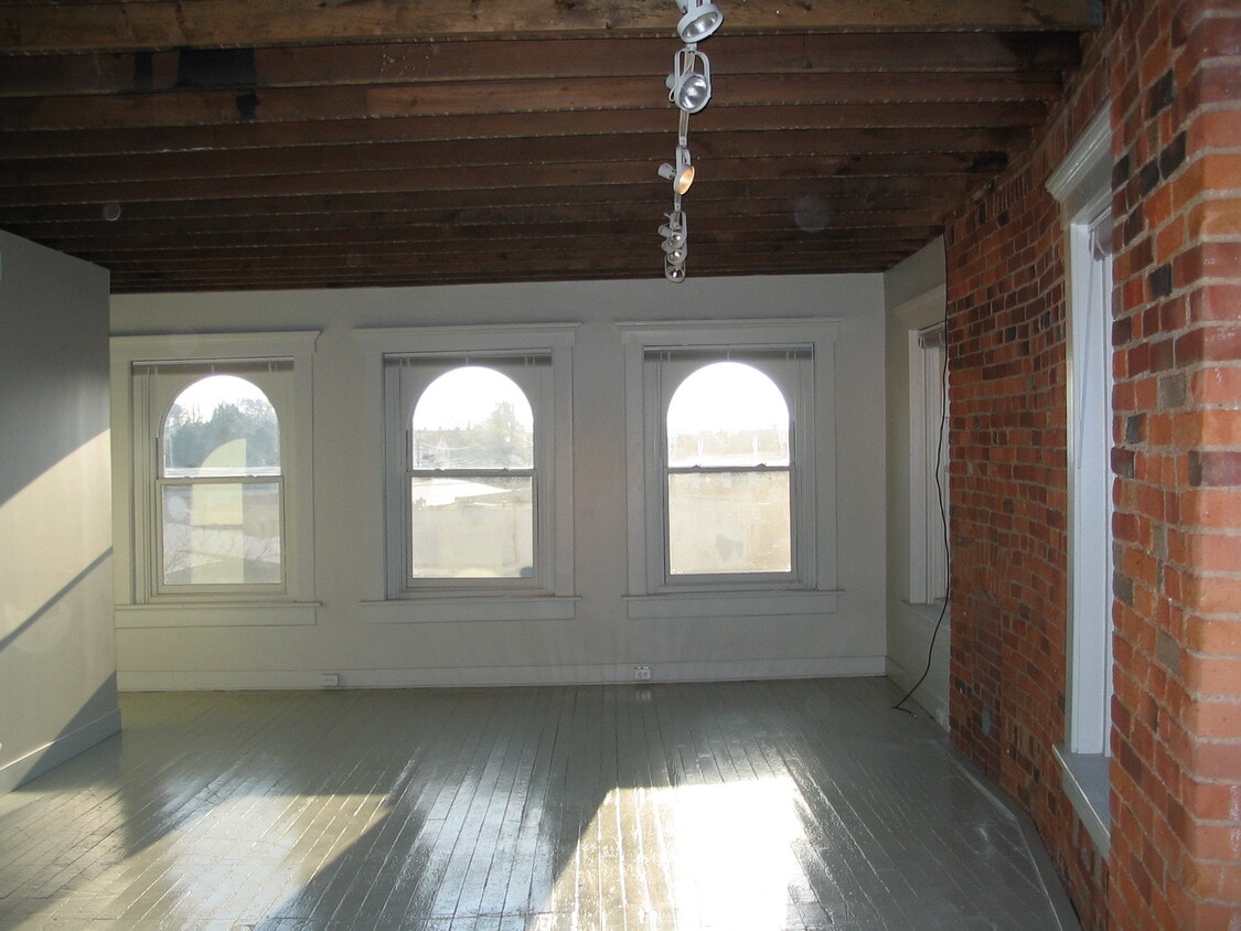 Floor Plan - 1221 N High St-3A