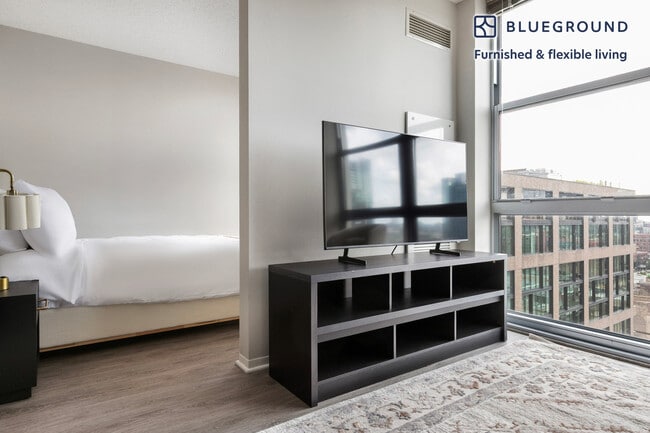 Photo - 180 N Jefferson St Unit FL15-ID1332