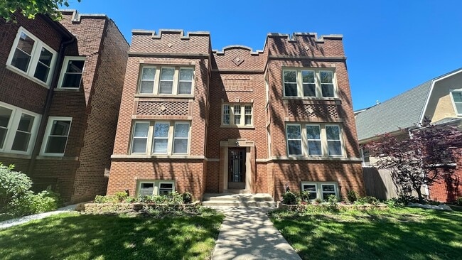 Building Photo - 5224 N Bernard St Unit G