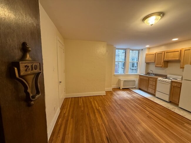 Photo - New King Edward Apartments
