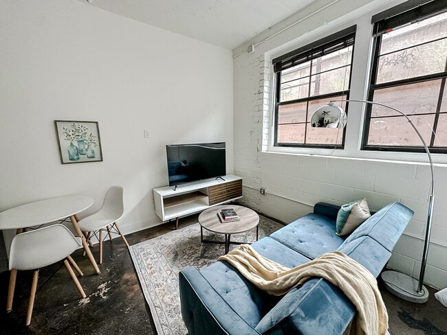 Photo - 701 E 2nd St N Unit ID1074455P