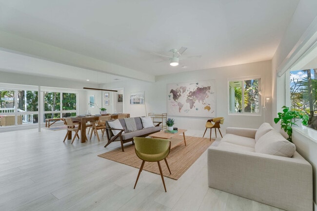 Building Photo - 819 Hollywood Blvd Unit ID1241892P