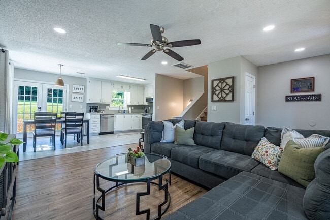 Photo - 25 Jennifer Ln Unit ID1234805P