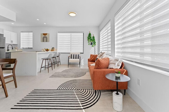 Photo - 302 SW 12th Ave Unit ID1388874P