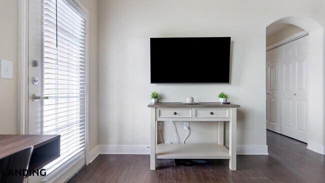 Photo - 7500 I-35 Unit 1042