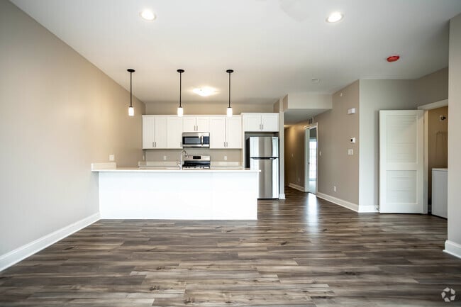 3BR, 2BA, -1,584 SF - 6875 Transit Road