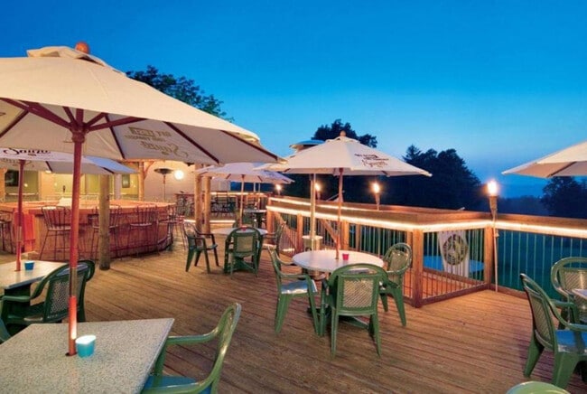 Building Photo - 1 Lakeview Dr Unit ID1266942P