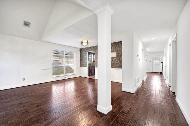 Photo - 827 Citation Dr