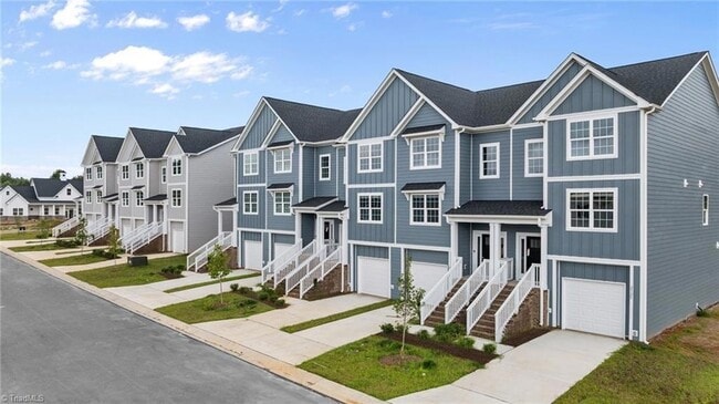 Photo - 1729 University Dr Unit D1