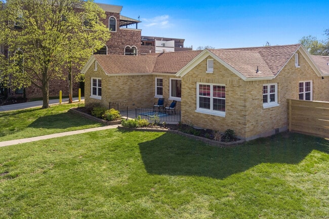 Photo - 337 NW A St Unit ID1221794P