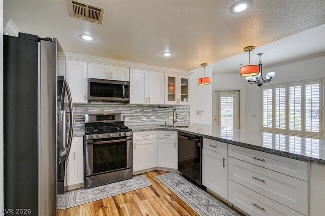 Building Photo - 3400 Cabana Dr Unit 1061