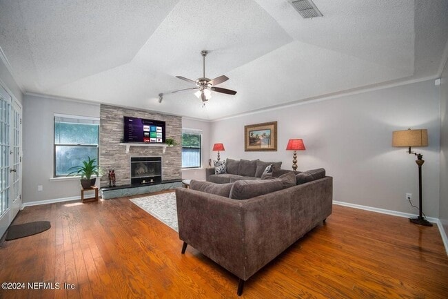 Photo - 10062 Hawks Hollow Rd