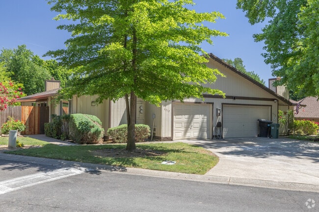 Building Photo - Rollingwood Duplex Homes