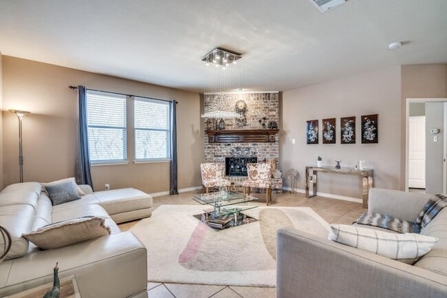 Photo - 1407 Country Creek Trail