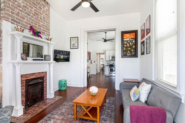 Photo - 2434 Valence St Unit SI ID1268192P