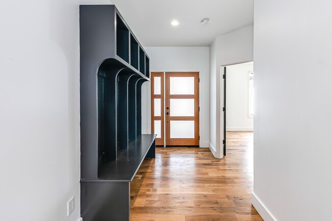 Photo - 1710 Nassau St