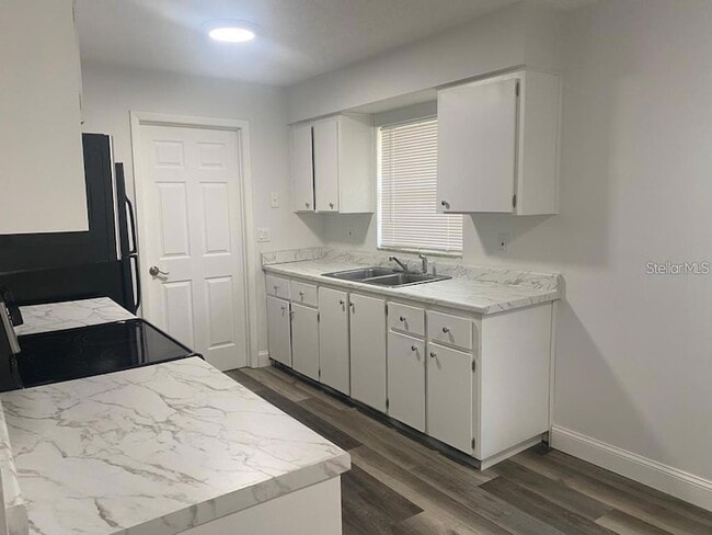 Photo - 1815 Warfield Pl
