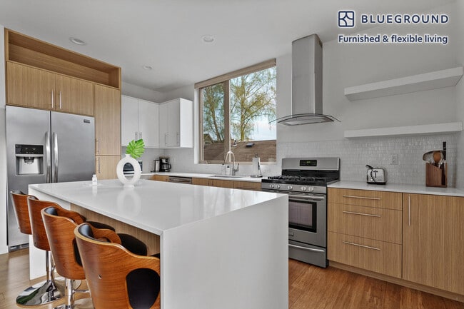 Photo - 2138 Dexter Ave N