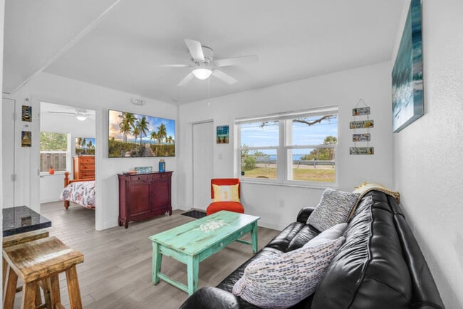 Building Photo - 2364 Pineapple Ave Unit SI ID1520580P