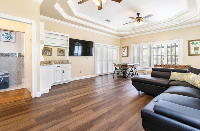 Building Photo - 842 Miramar Ct Unit ID1028540P