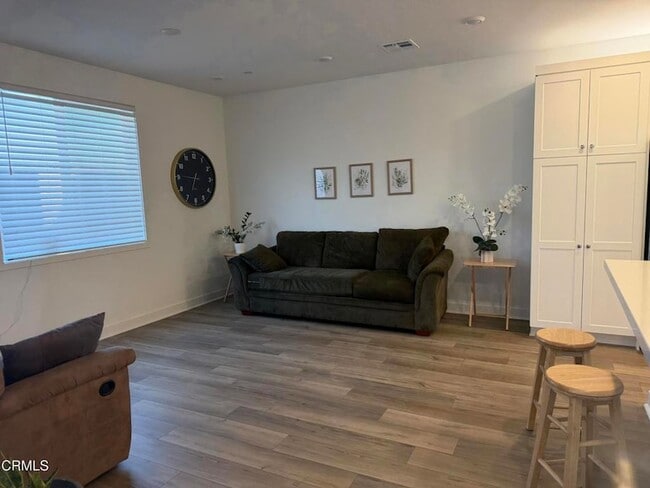 Photo - 461 Snowdrop Ln